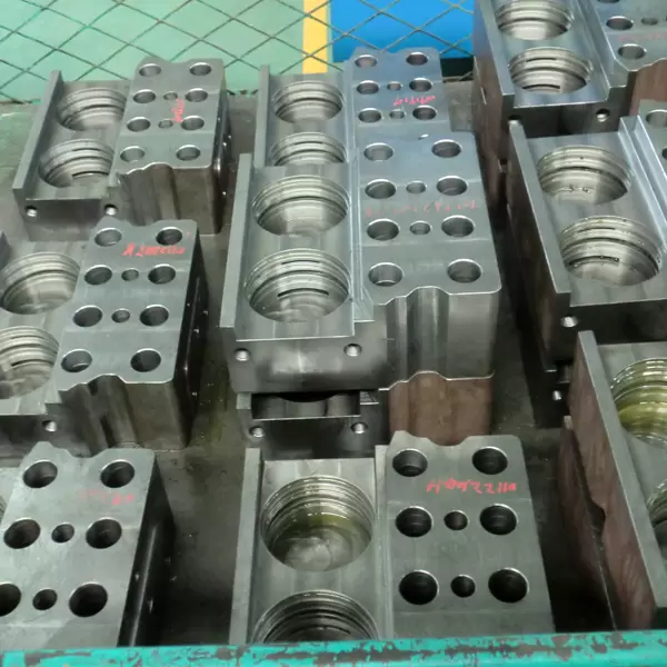高品質金属部品のための高度なアルミニウム鋳造プロセス